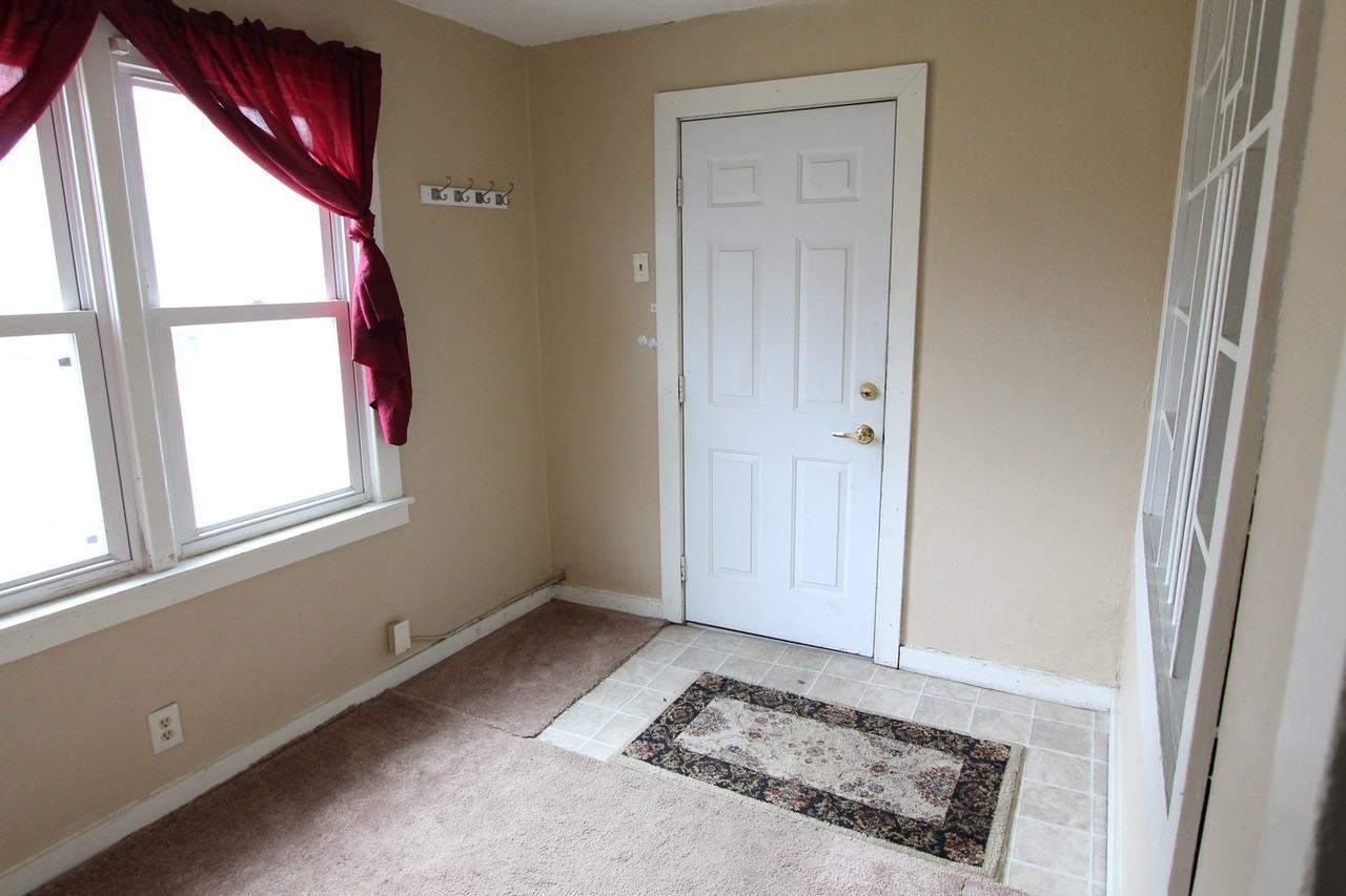 2000 N Glenwood Ave - Photo 3 of 19