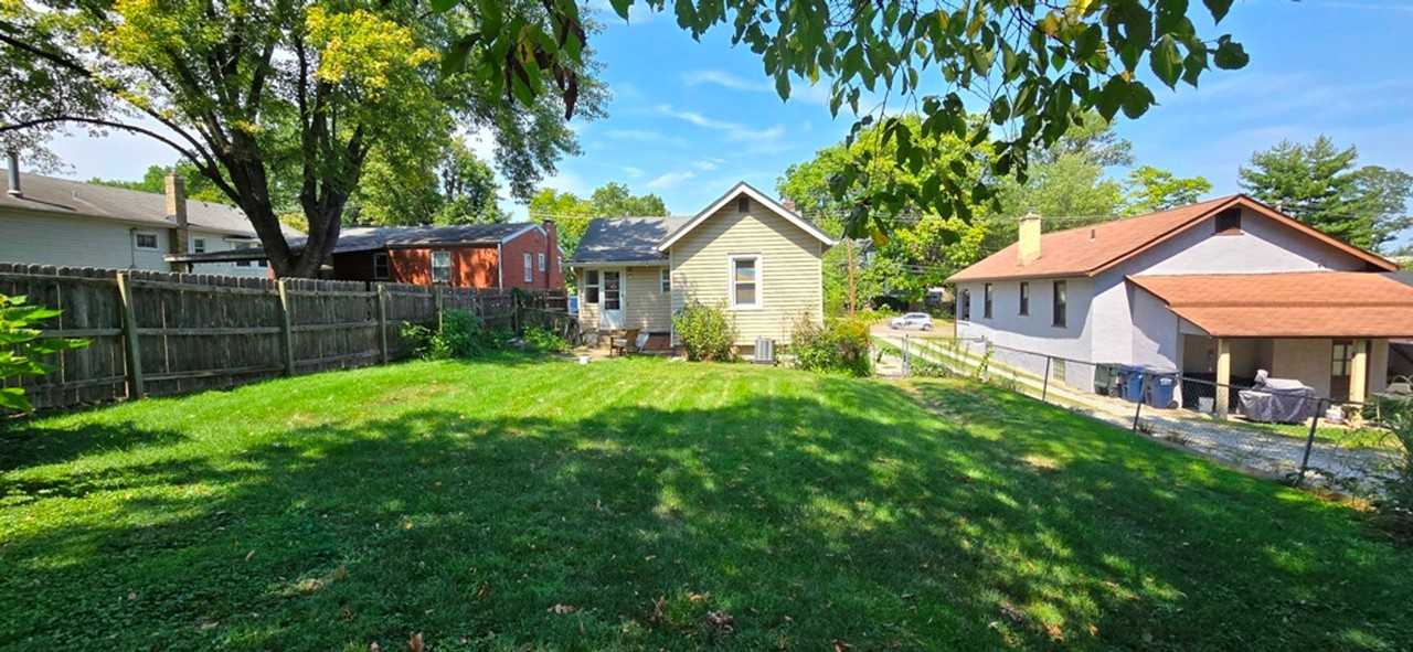 7326 Lansdowne Ave - Photo 2 of 11