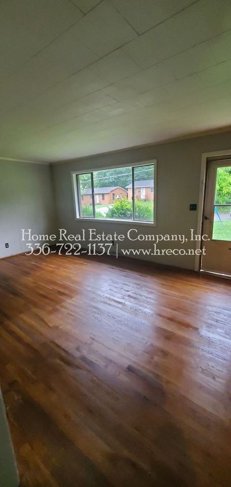 2425 Machine St - Photo 4 of 12