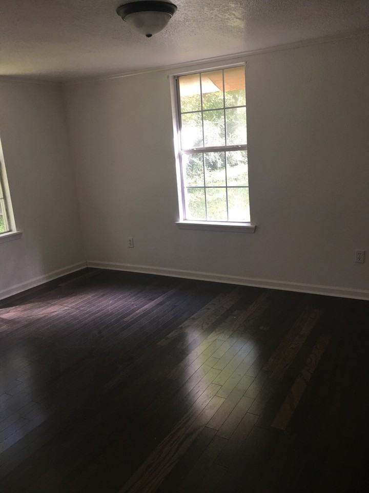 902 N 27th St - Photo 6 of 7