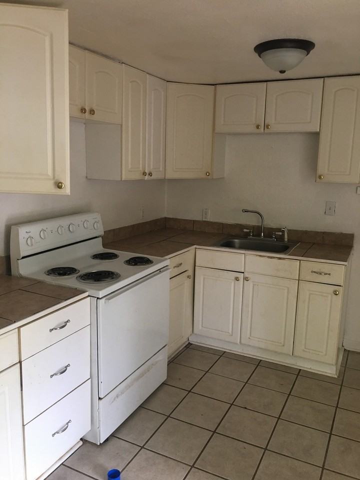 902 N 27th St - Photo 7 of 7