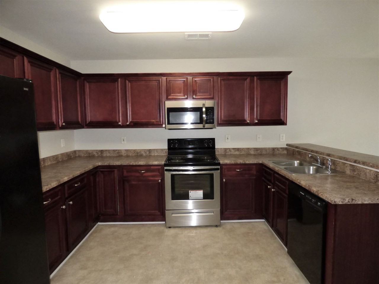 2781 Southwood Vw - Photo 4 of 10