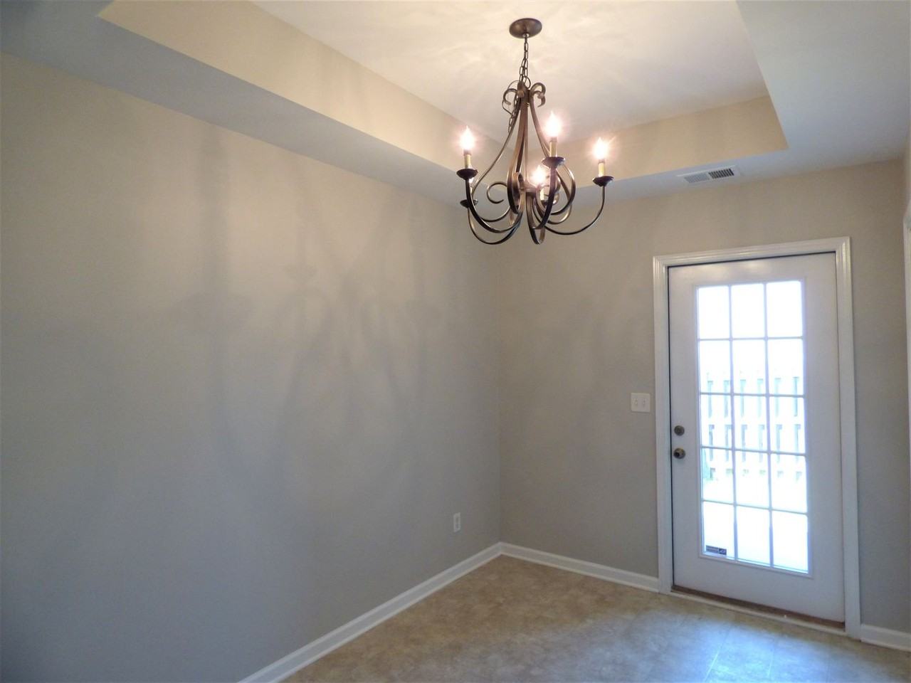 2781 Southwood Vw - Photo 5 of 10