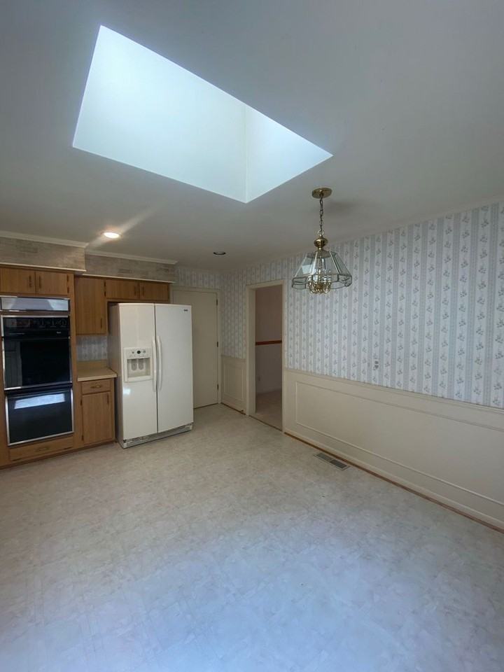 2648 S Kings Rd - Photo 5 of 24