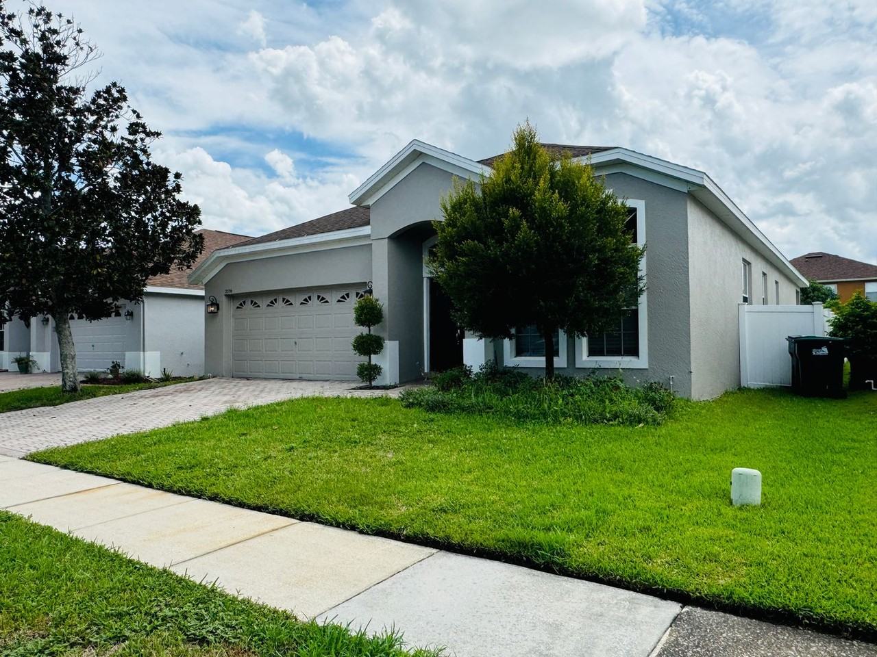 2556 Twilight Dr - Photo 3 of 33