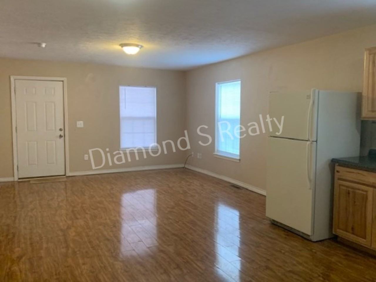 647 W Central St - Photo 2 of 13