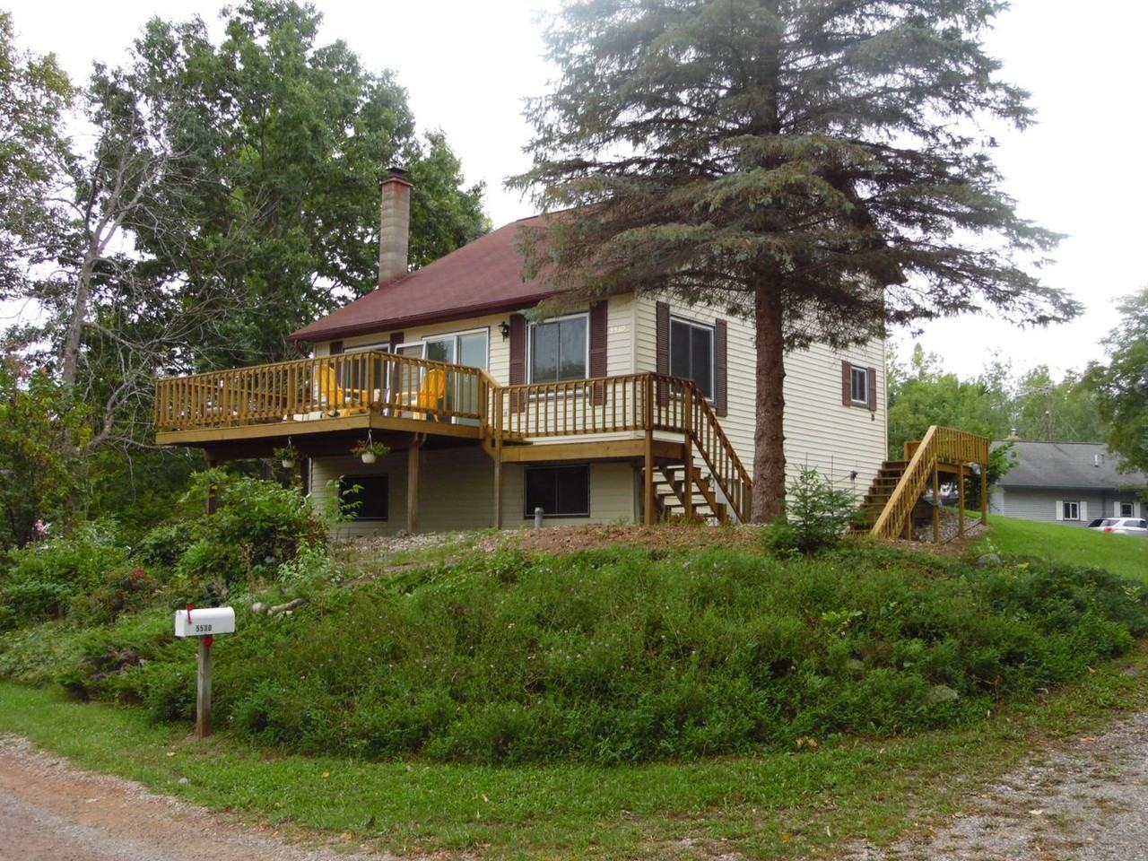 5530 Shady Ln - Photo 2 of 22