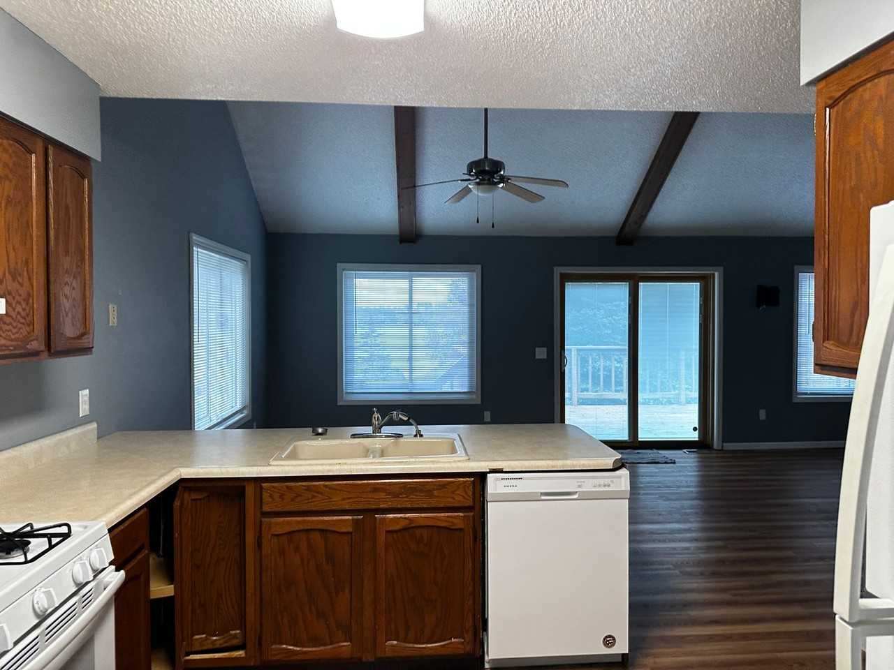 5530 Shady Ln - Photo 4 of 22