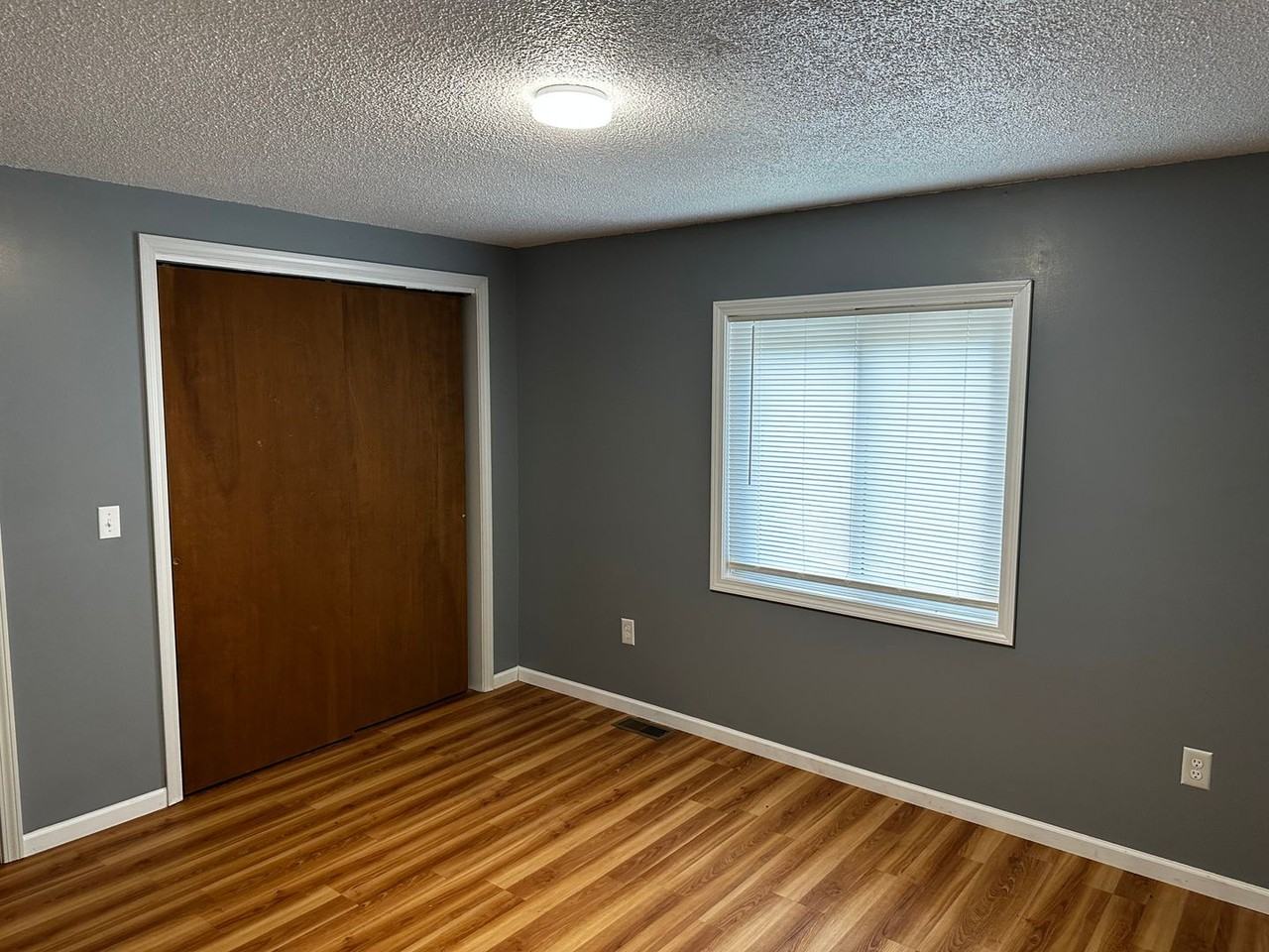 5530 Shady Ln - Photo 6 of 22