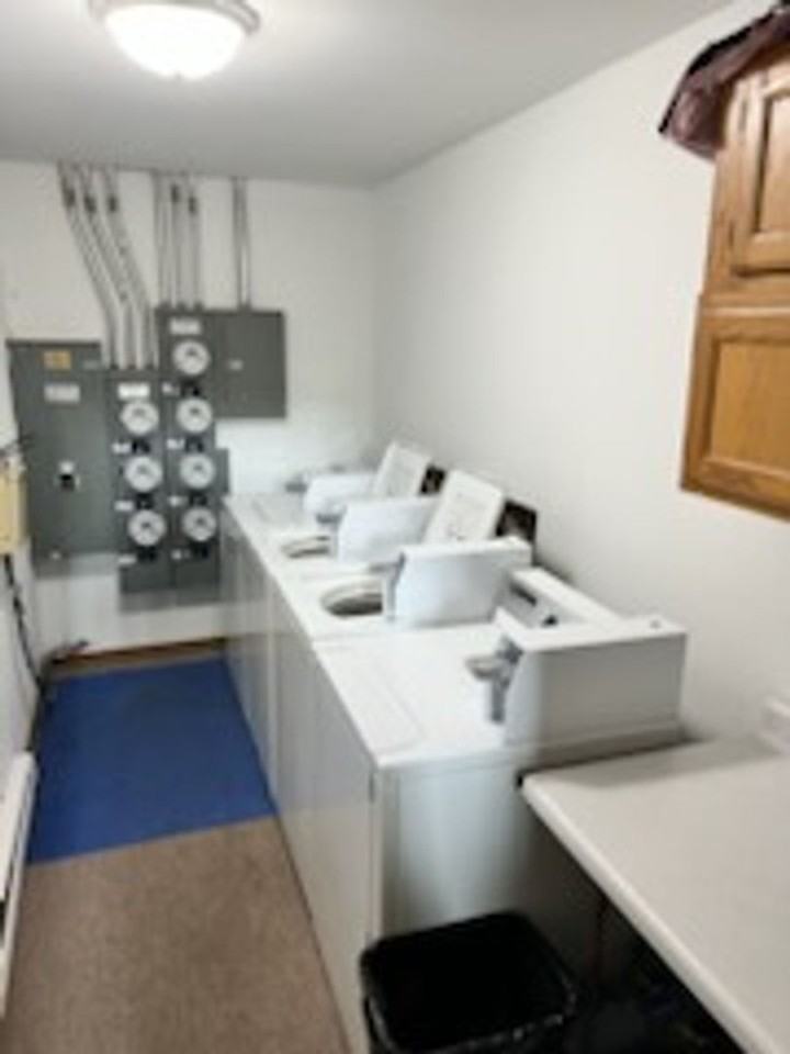 316 S Walnut St - Photo 2 of 8