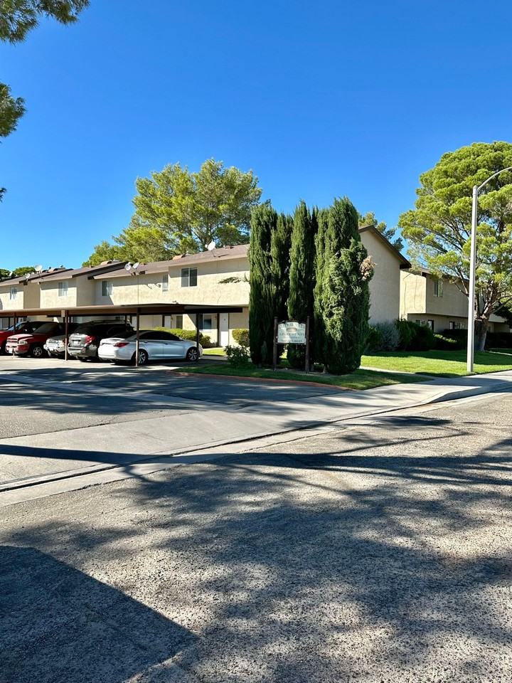 Gateway Villa - Photo 2 of 33