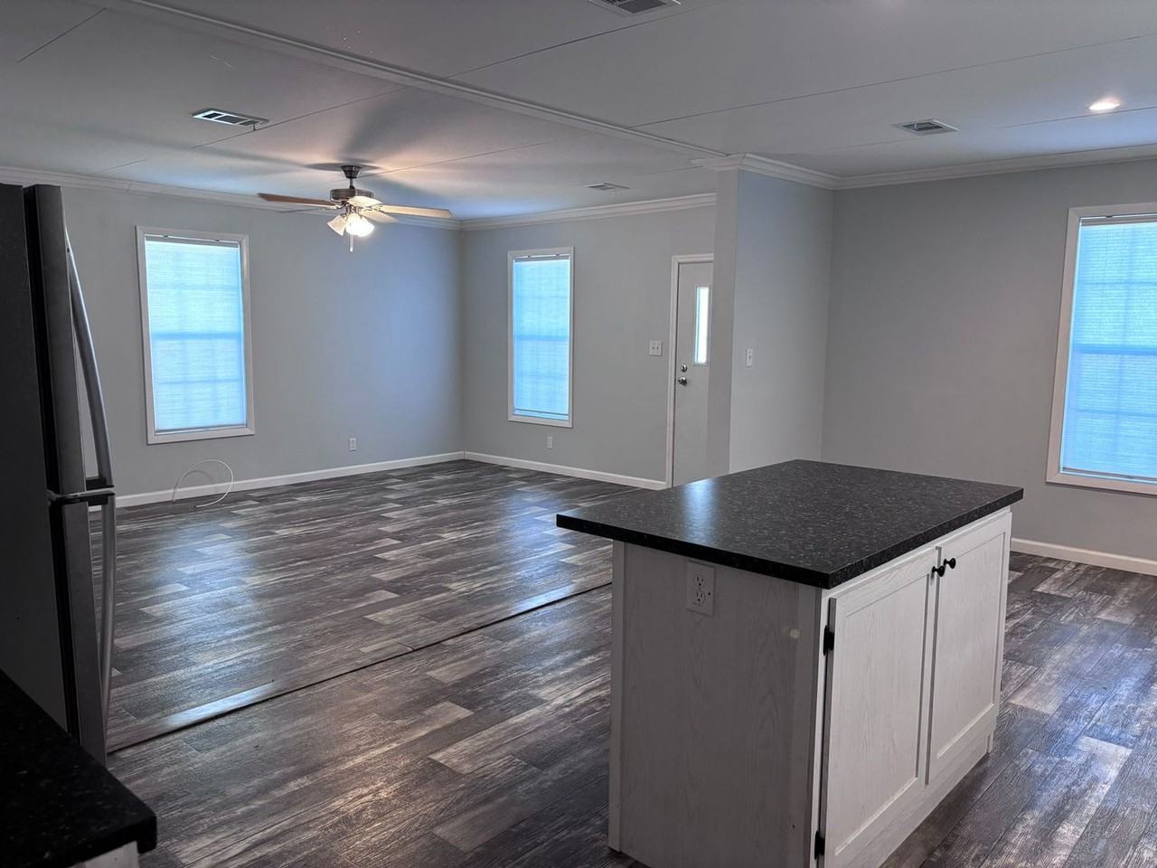 2460 Ayerswood Dr - Photo 4 of 20