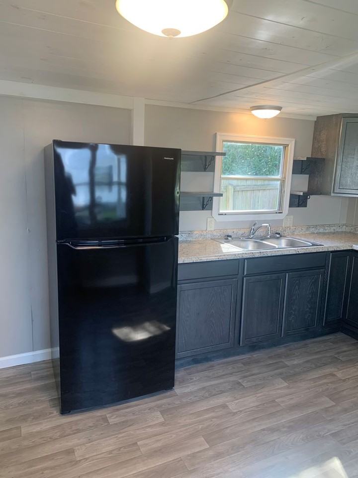 2237 New Holland Pike - Photo 2 of 19