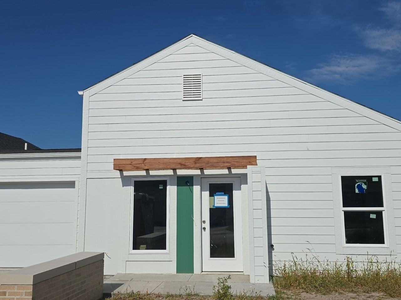 Brand New - Photo 3 of 14