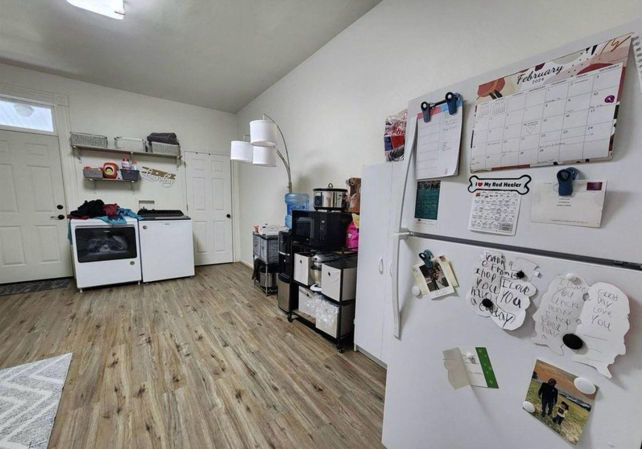 327 Adams Ln - Photo 2 of 6