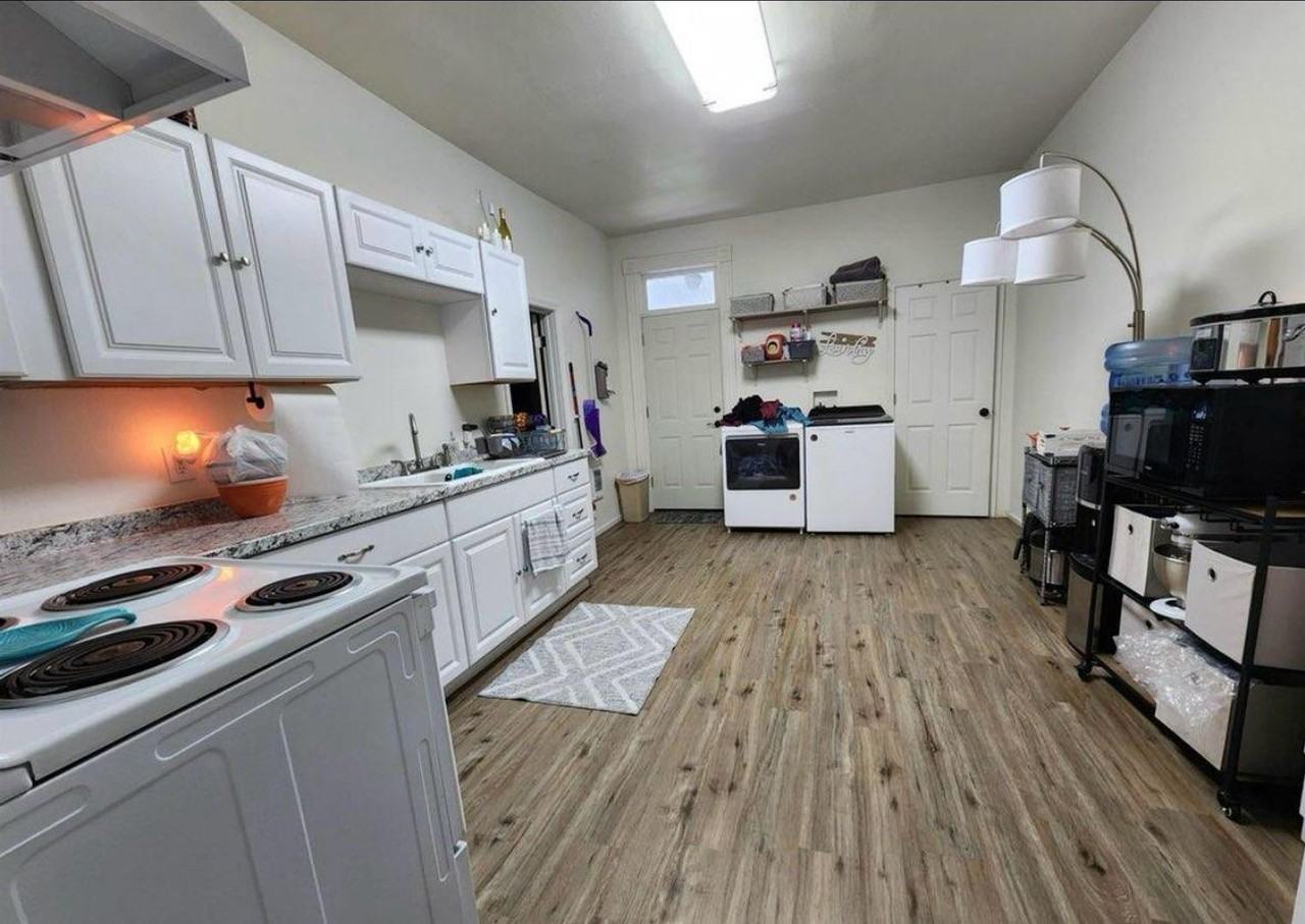 327 Adams Ln - Photo 3 of 6