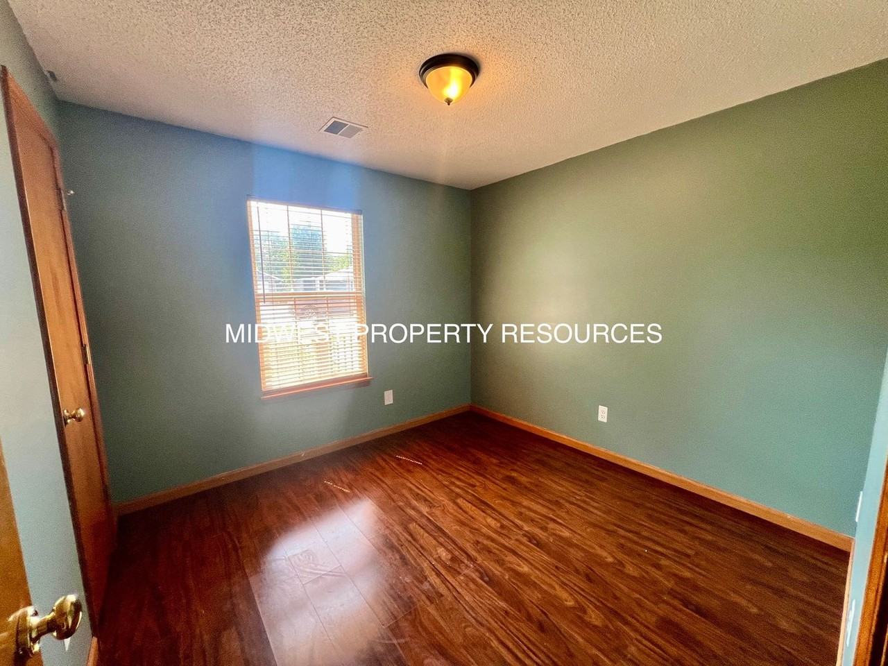 1210 Sw Dean Dr - Photo 6 of 18