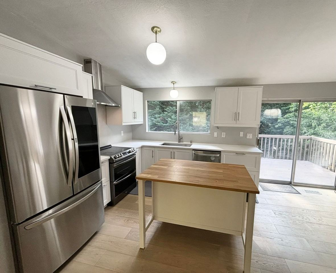 9211 169th Pl Ne - Photo 2 of 18