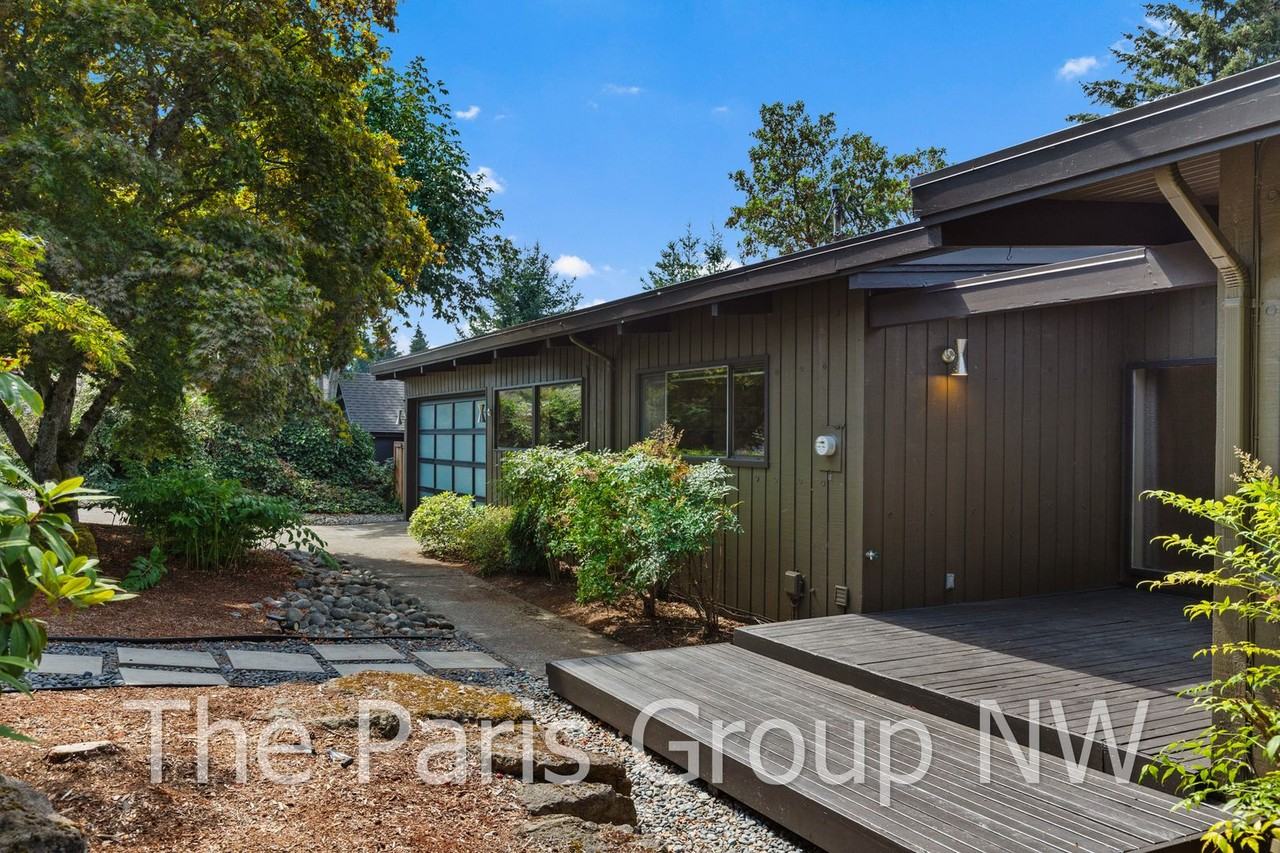 15717 62nd Avenue Northeast - Photo 7 of 46