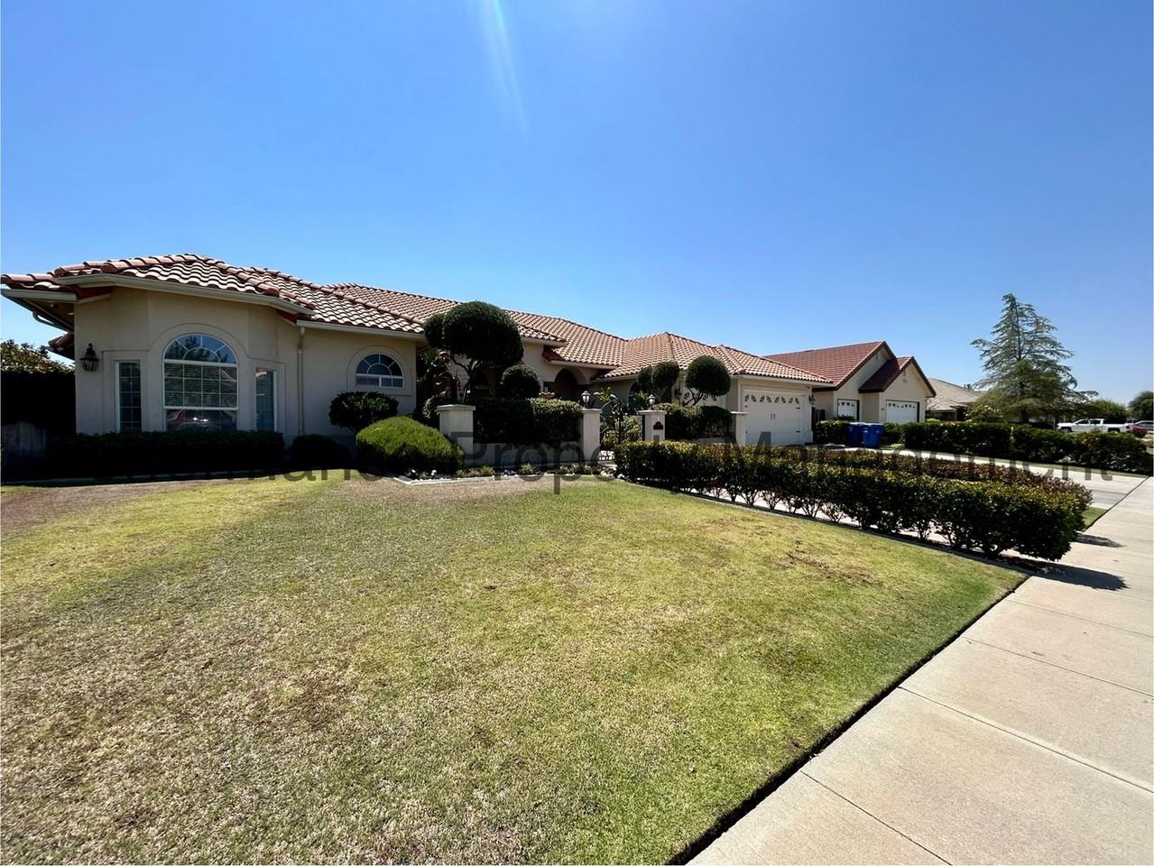 14139 Cedar Creek Ave - Photo 3 of 21