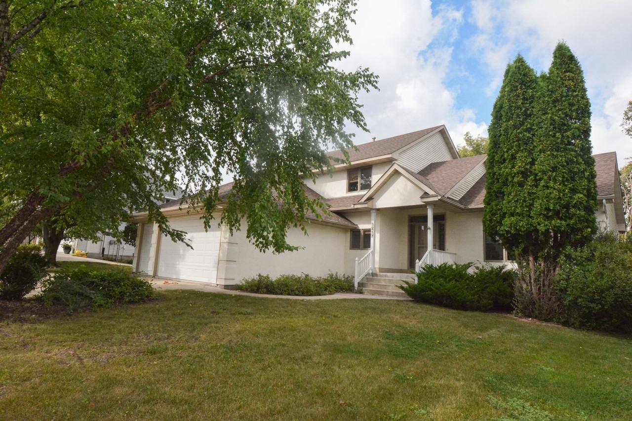 3217 Darcy Dr Ne - Photo 2 of 27