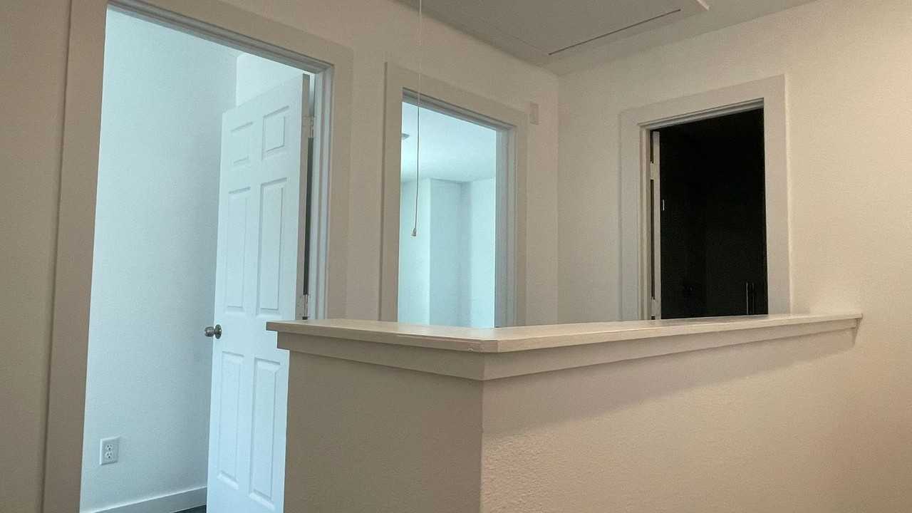 9531 Everglade Dr #B - Photo 4 of 11