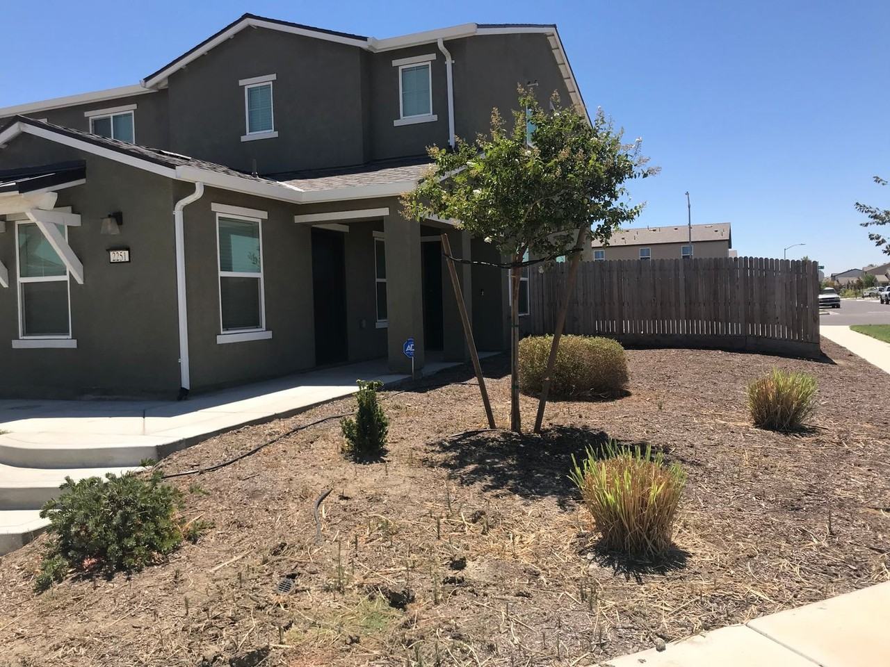 2251 Craig Ct - Photo 2 of 31