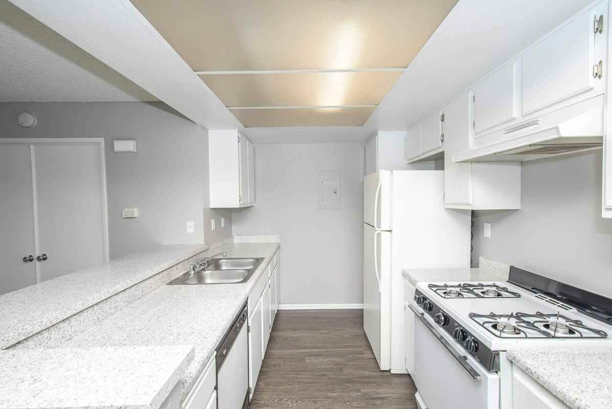 3800 West Devonshire Avenue - Photo 2 of 8