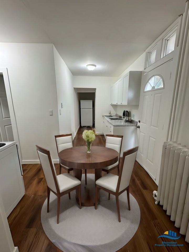 54 1-54 Peter St S #1 - Photo 3 of 12