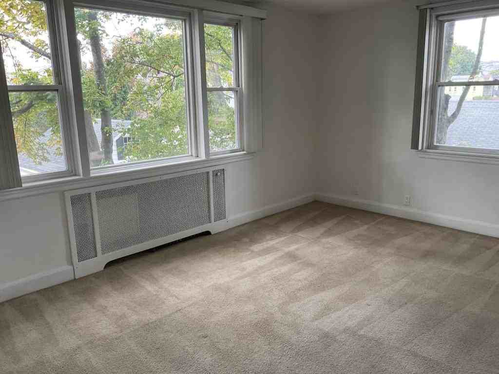 157 E Walnut St - Photo 2 of 15