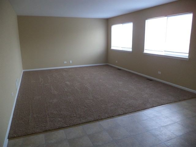 2407 Miriam Ave - Photo 3 of 12