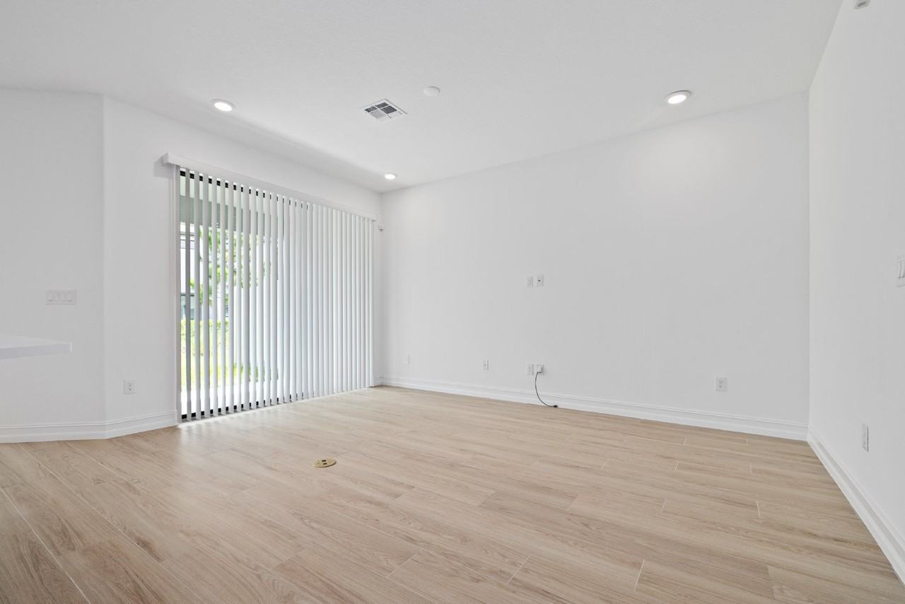 5151 San Martino Dr - Photo 3 of 43