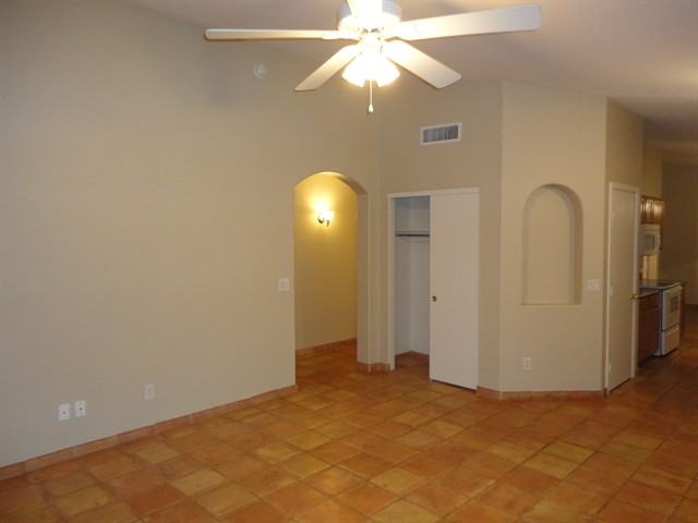 2155 E Pinto Dr - Photo 3 of 18