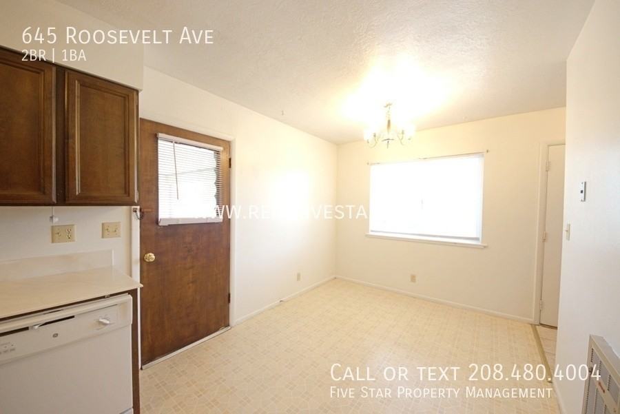 645 Roosevelt Ave - Photo 3 of 14