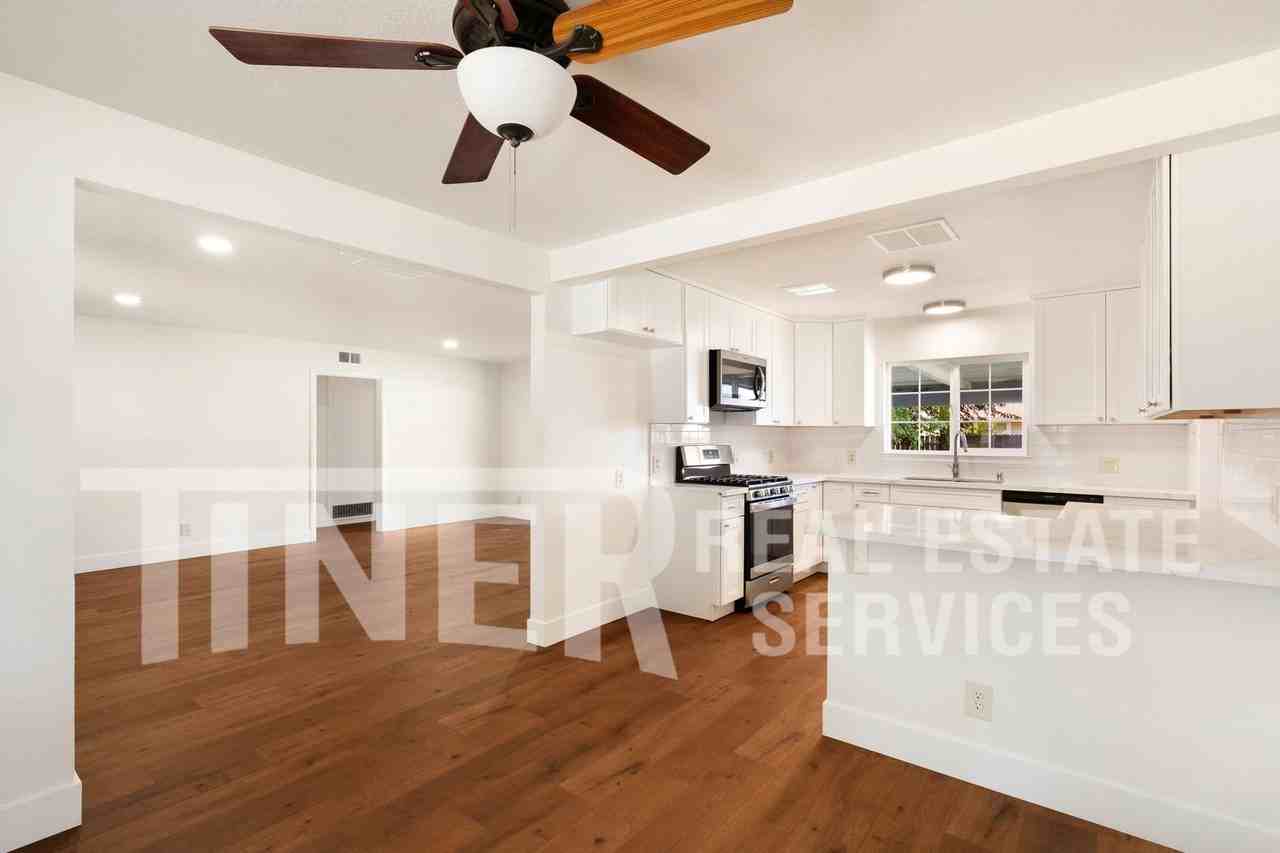 1136 Longcroft St - Photo 3 of 24