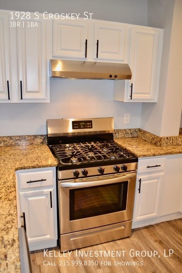 1928 South Croskey Street - Photo 5 of 26