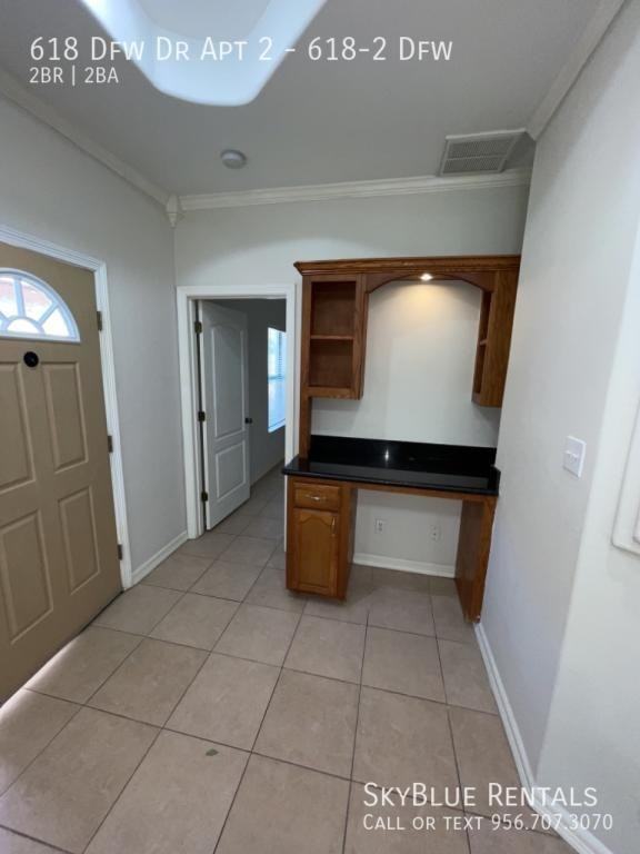 618 S Dfw Dr Apt 2 #618-2DFW - Photo 3 of 12