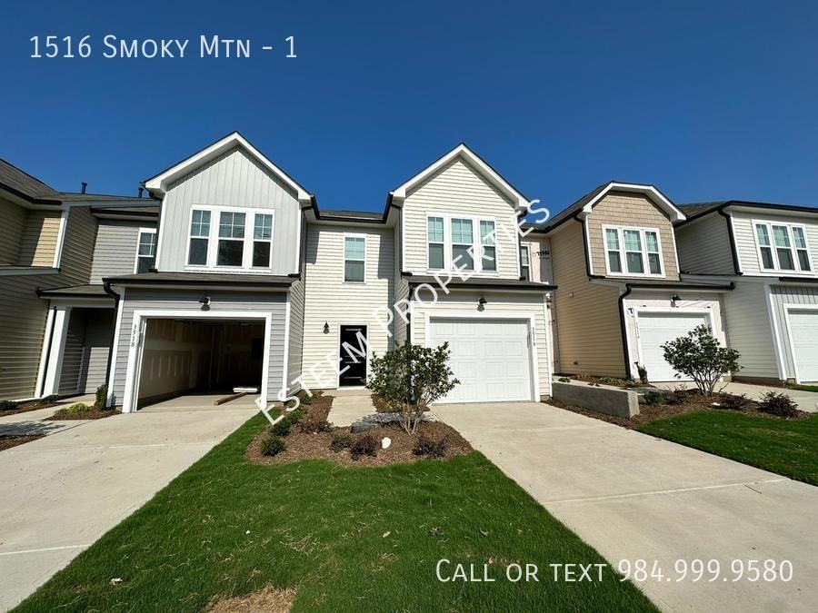 1516 Smoky Mountains St #1 - Photo 2 of 27