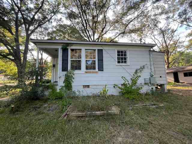 572 Avalon Rd - Photo 2 of 15