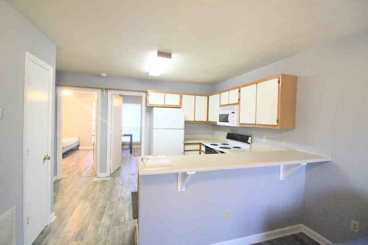 1430 Devon Ln - Photo 3 of 22