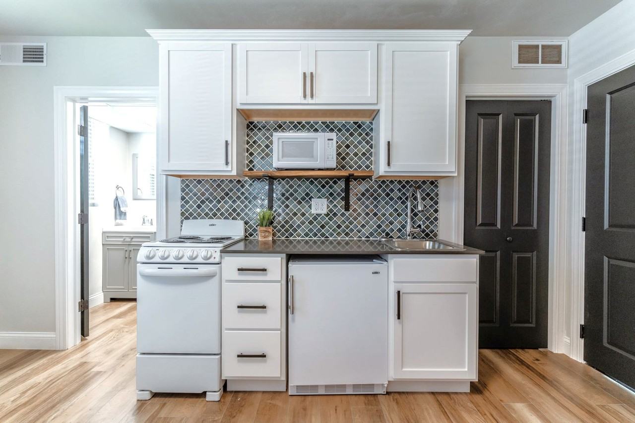 Elm Haven Place - Photo 5 of 12