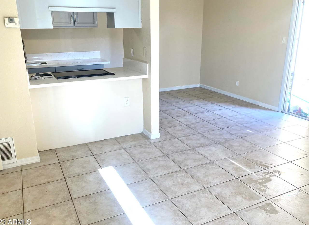 Tempe Buttes Condominiums - Photo 4 of 8