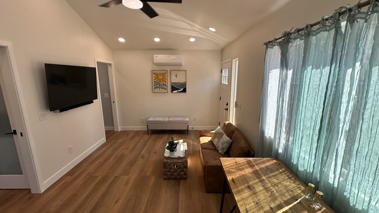 2069 S Garnsey St #2 - Photo 3 of 14