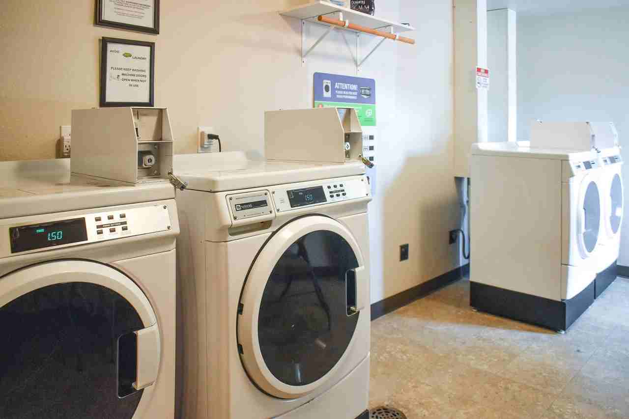 Latah Apartments - Photo 5 of 9