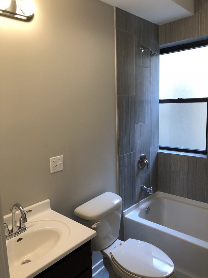 4817 N Christiana Ave #1W - Photo 3 of 10