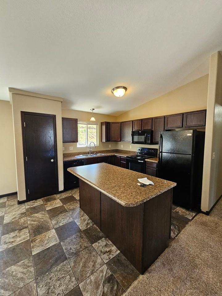 3930 Park Dr - Photo 6 of 26