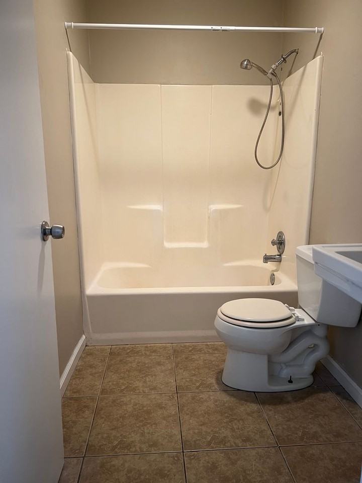 2331 Wilshire Aly - Photo 3 of 9