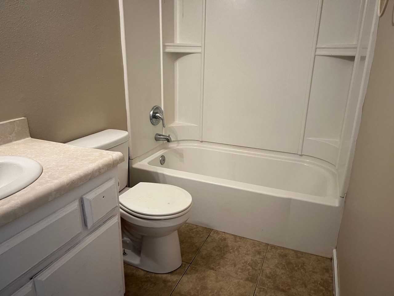 2331 Wilshire Aly - Photo 6 of 10