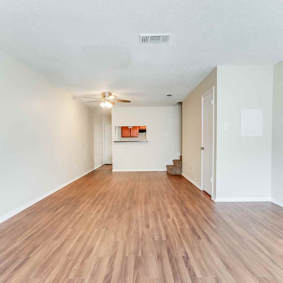 600 Grand Avenue - Photo 2 of 32