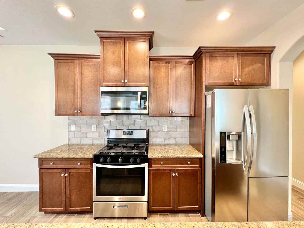 882 Diamante Ln - Photo 2 of 18